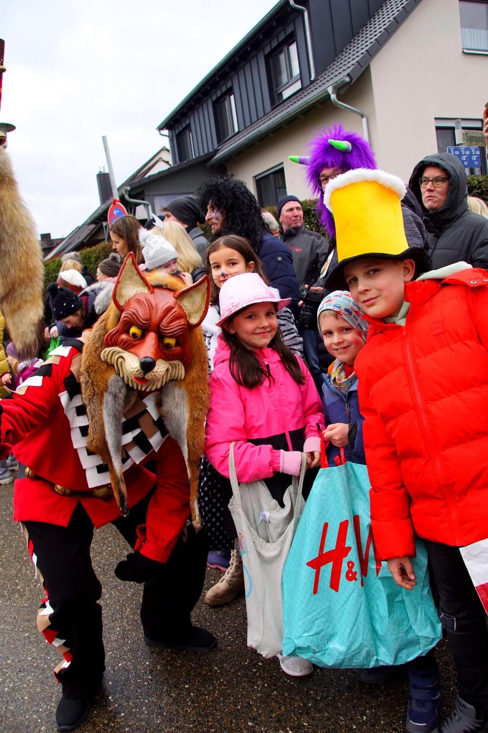 Ein Mönchswaldfuchs beschenkte die Kinder.