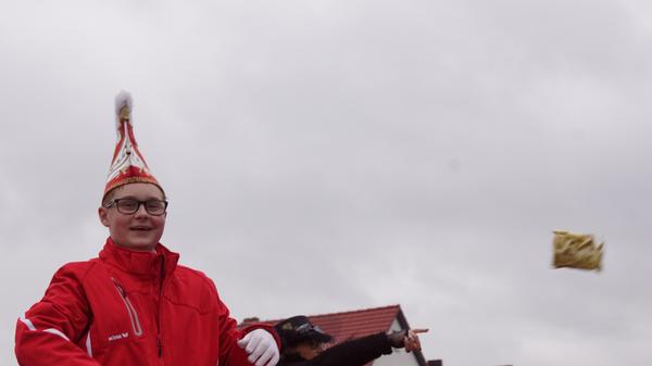 So feiern sich die Narren beim größten Umzug in Westmittelfranken.