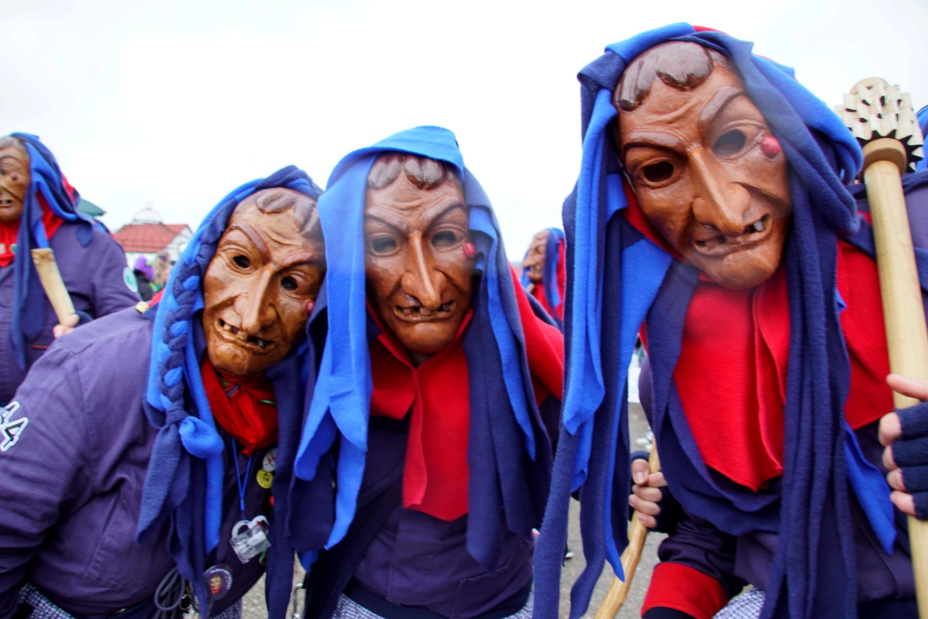 So feiern sich die Narren beim größten Umzug in Westmittelfranken.