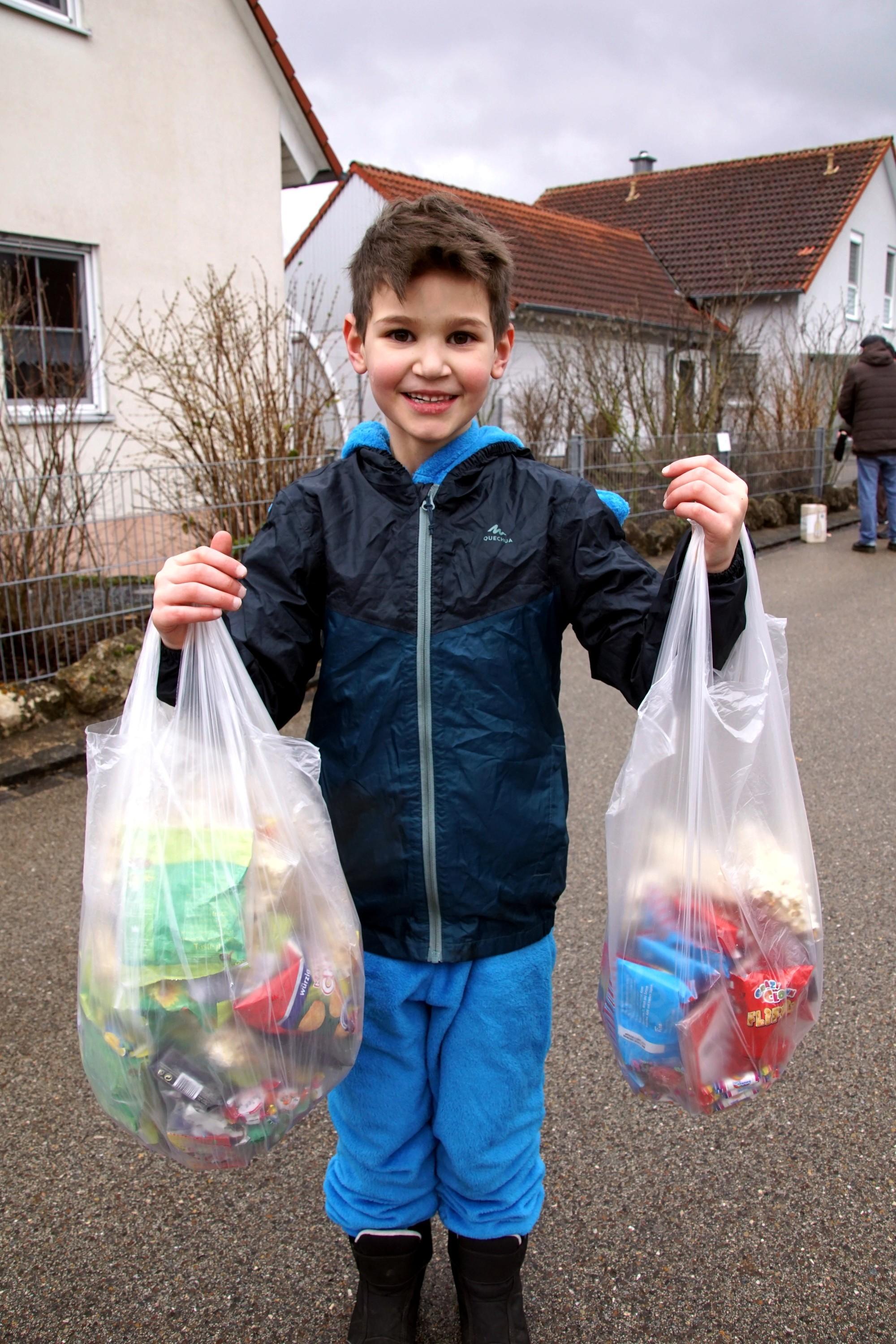Für diesen kleinen Teilnehmer hat sich der Umzug richtig gelohnt.