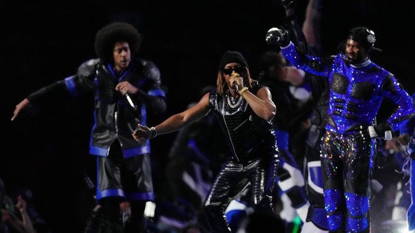 "Yeah!" war Ushers Durchbruch - und das Highlight der Halftime-Show. Logisch, dass auch die damaligen Feature-Gäste Ludacris und Lil Jon bei der Performance nicht fehlen durften.