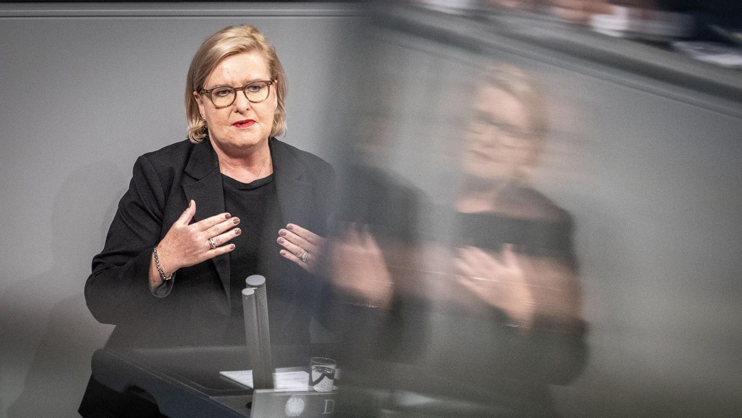 Die Wehrpflicht könne in ein Gesellschaftsjahr nach schwedischem Vorbild eingebettet werden, so die Wehrbeauftragte Eva Högl (SPD).
