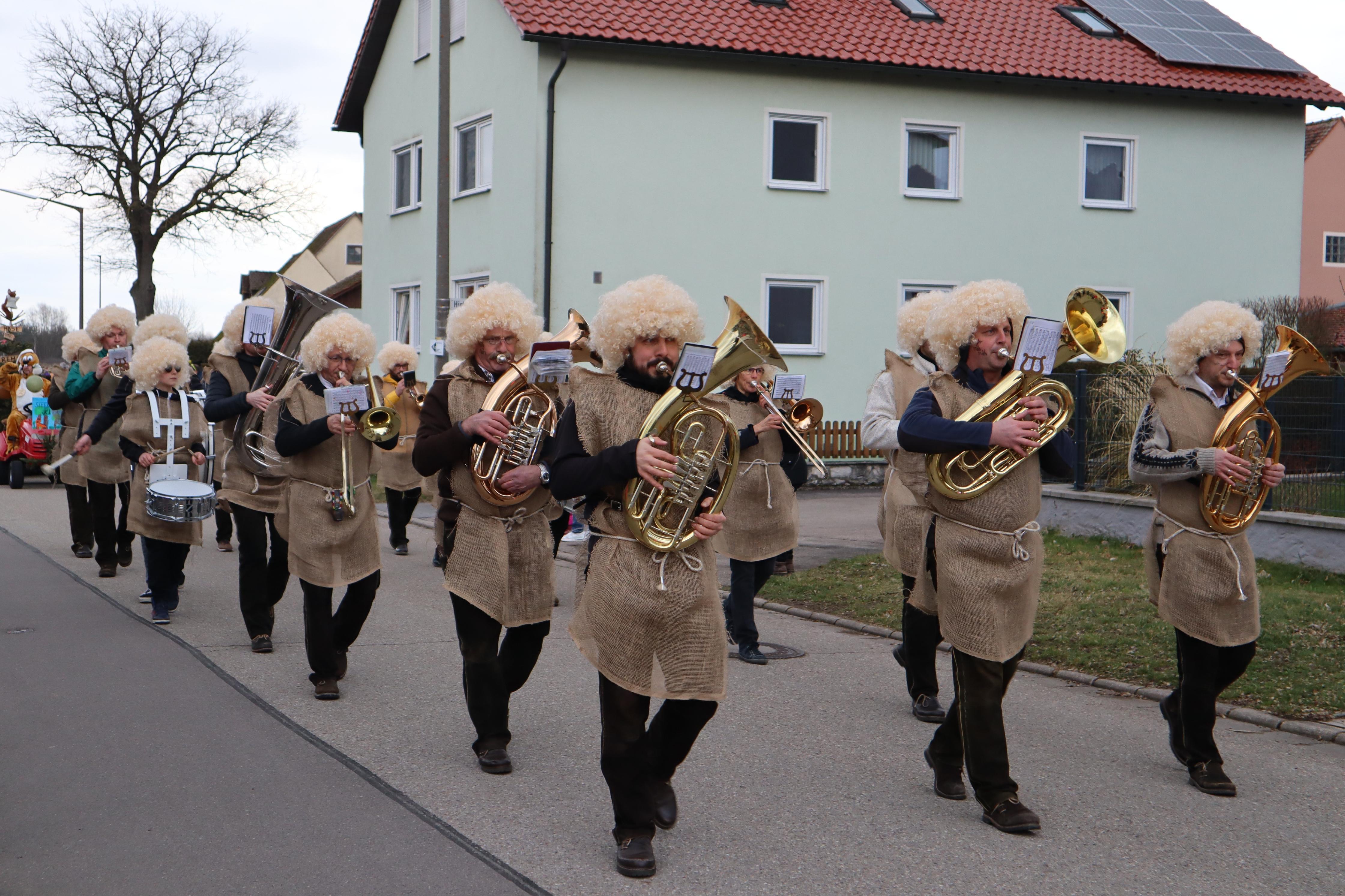 Die Blasmusik war als musikalischer Auftakt ganz vorn mit dabei.