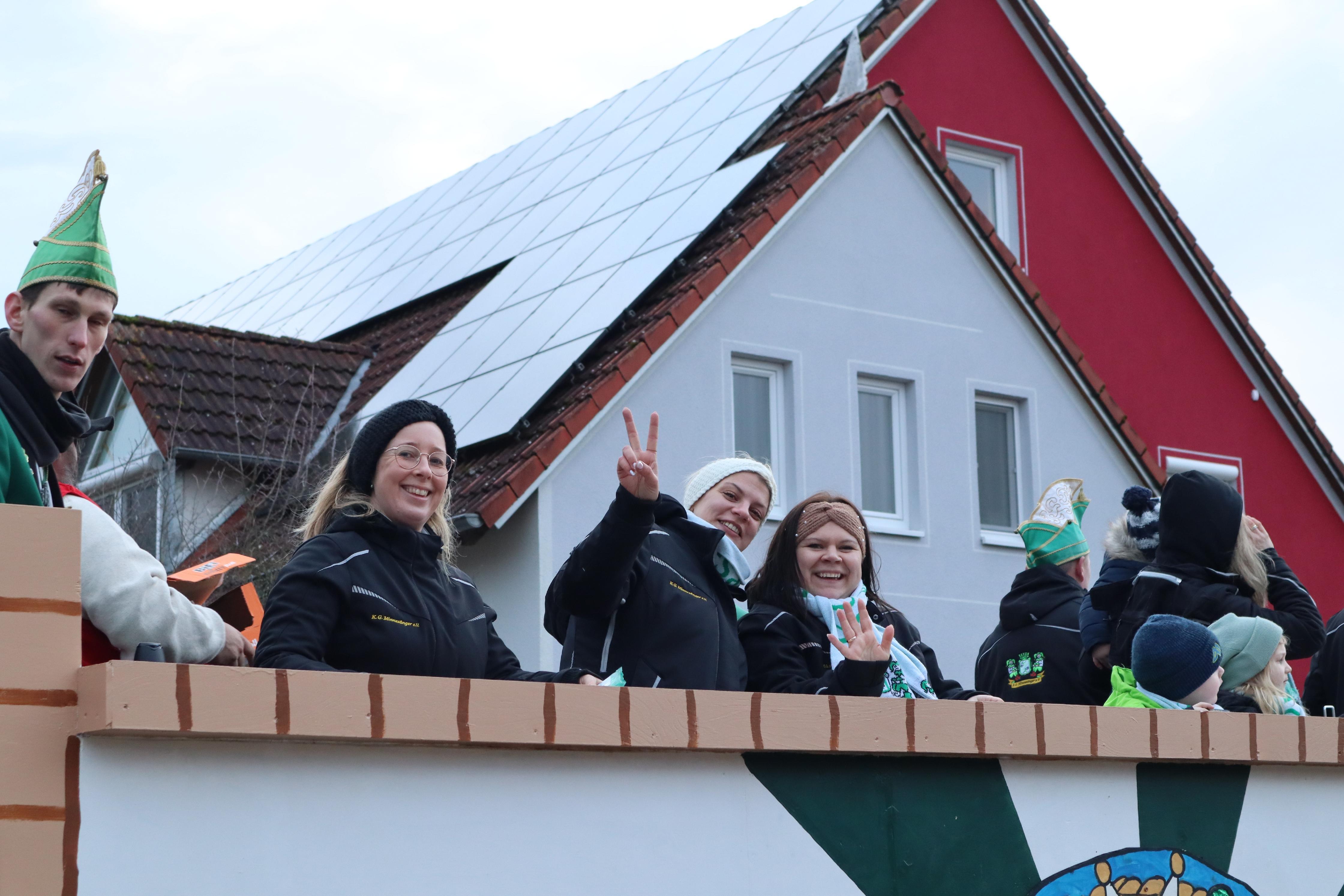 Die Karnevalsgesellschaft „Minnesänger“ aus Wolframs-Eschenbach unterstützt seit Anfang an eifrig den Umzug der Muhrer, dieses Jahr gleich mit vier Gruppen.