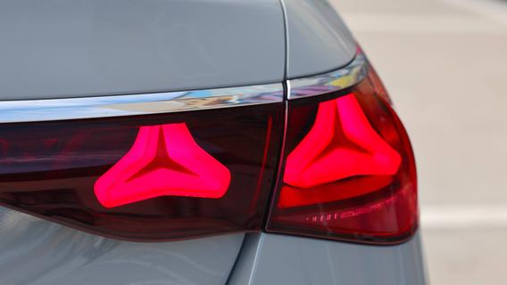 Wegen Brandgefahr: Beliebte Automarke ruft Tausende Fahrzeuge zurück