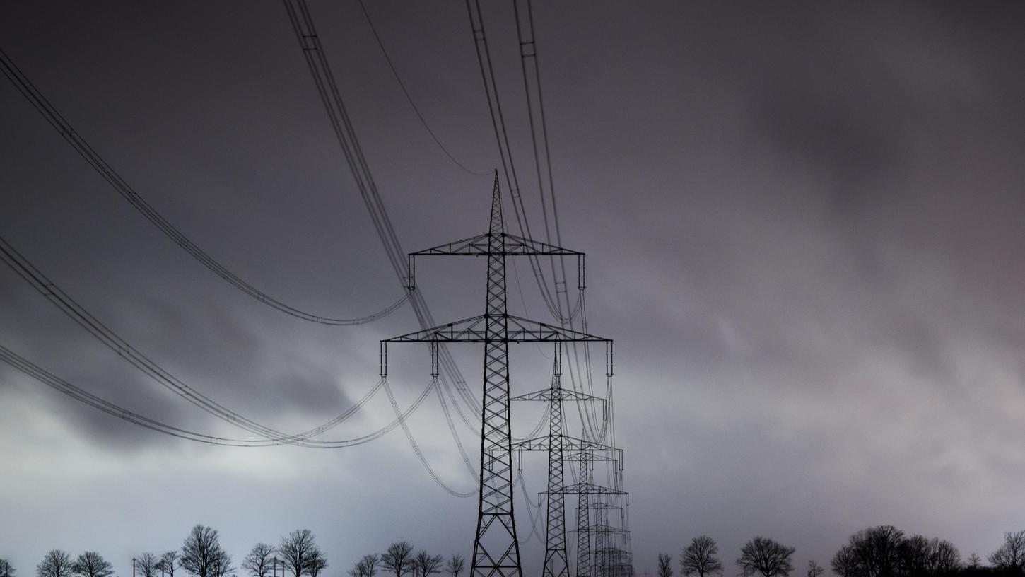 Aufgrund deutlich erhöhter Netzentgelte wird Strom für viele Menschen in Deutschland ab dem 1. April deutlich teurer.