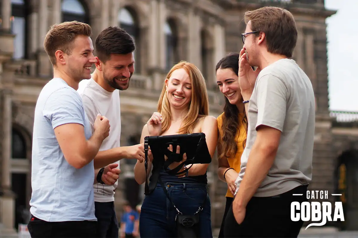 Der Kunstdieb Hektor treibt sein Unwesen in Nürnberg. Mit iPad und Rätselkoffer im Gepäck muss er im Laufe der Stadtrallye inmitten der Nürnberger Altstadt aufgehalten werden, weitere Schätze zu stehlen. Spielen können alle Abenteuerlustige im Alter ab 13 Jahren. Weiterführende Informationen gibt es bei Epic Games Nürnberg.
