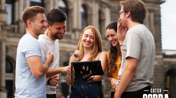 Der Kunstdieb Hektor treibt sein Unwesen in Nürnberg. Mit iPad und Rätselkoffer im Gepäck muss er im Laufe der Stadtrallye inmitten der Nürnberger Altstadt aufgehalten werden, weitere Schätze zu stehlen. Spielen können alle Abenteuerlustige im Alter ab 13 Jahren. Weiterführende Informationen gibt es bei Epic Games Nürnberg.