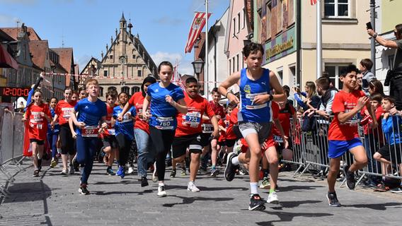 Mix aus Einzel- und Staffelrennen: Meldeportal für den 32. Weißenburger Altstadtlauf ist geöffnet