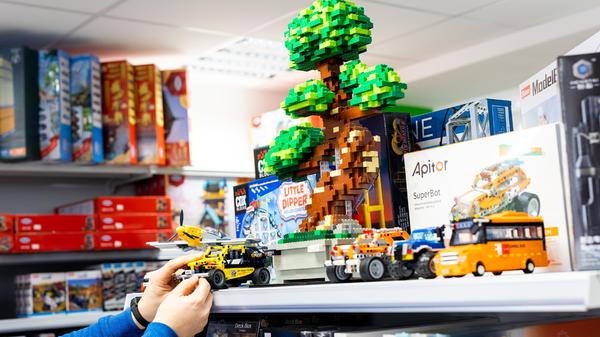 Spielwaren in einem Geschäft