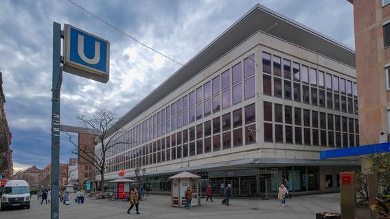 "Da können 1000 Dinge reinkommen": Kaufhof-Gebäude in Nürnberg soll bleiben
