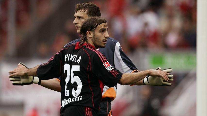 Mit schulterlangen Haaren wechselte Pinola 2005 von Atlético Madrid an den Valznerweiher.