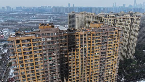 Mindestens 15 Tote nach Gebäudebrand on Ostchina