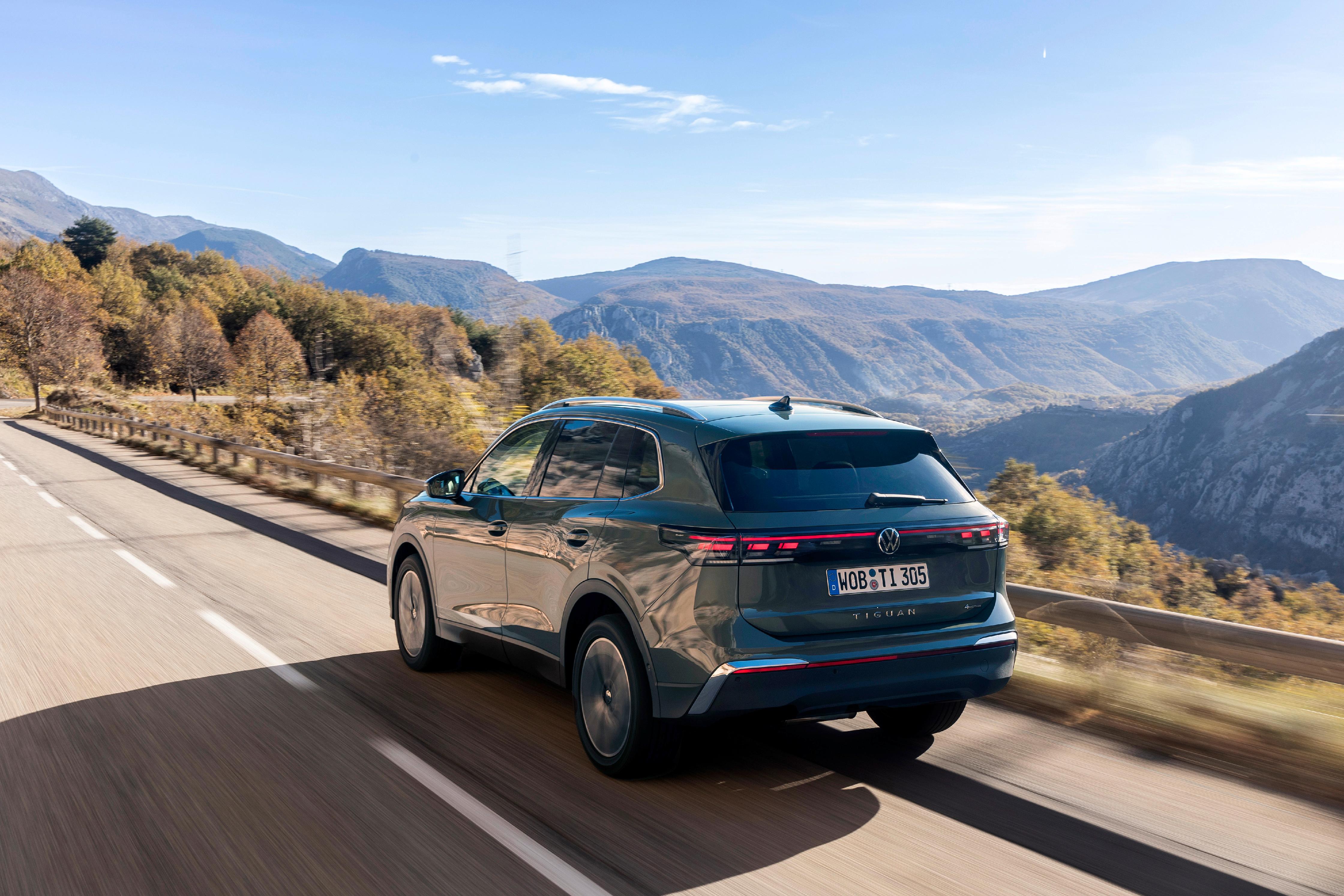 Dazu gehören vier Benziner (zwei von ihnen mildhybridisiert), zwei Diesel und zwei Plug-in-Hybride.