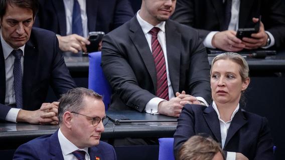 BR-Recherche: AfD im Bundestag beschäftigt mehr als 100 Rechtsextreme