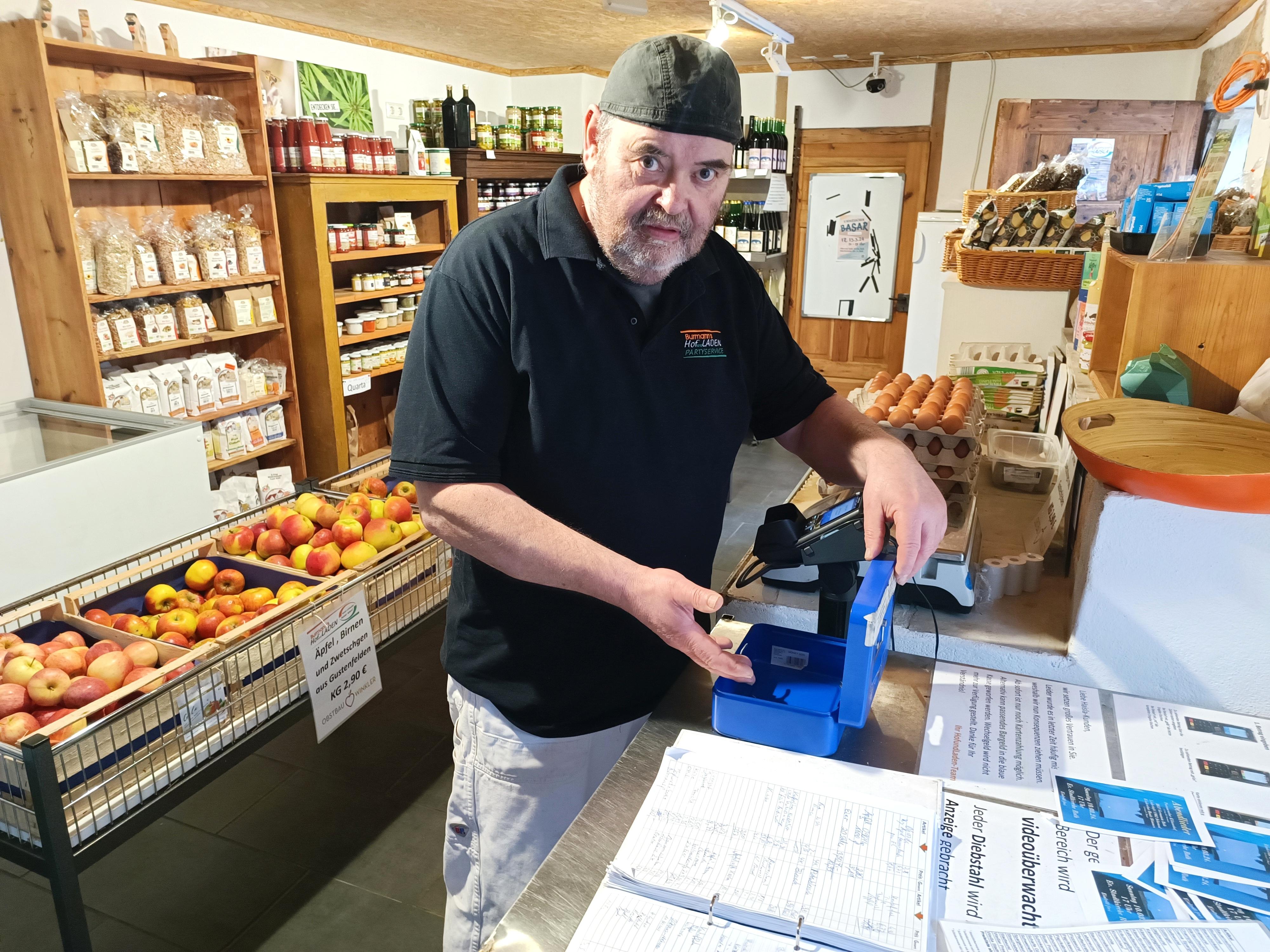 Leere Kasse und Chips weg: Dreister Dieb bedient sich erneut in Martin ...
