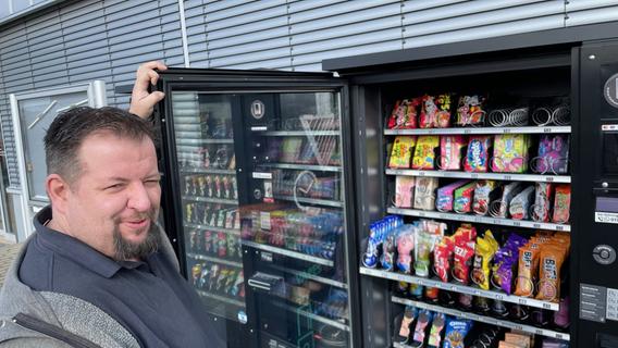 "Zucker für die Seele": Snackautomat in Uffenheim hat virale Food-Trends aus aller Welt im Angebot