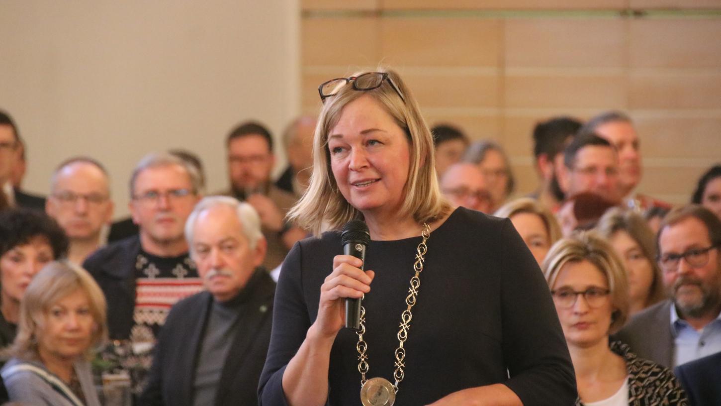 Der Rechnungsprüfungsausschuss der Stadt Treuchtlingen schlug die Entlastung der Bürgermeisterin Kristina Becker - hier beim diesjährigen Neujahrsempfang - vor für die Jahresrechnung 2022. Einstimmig folgte das Gremium dem Vorschlag.