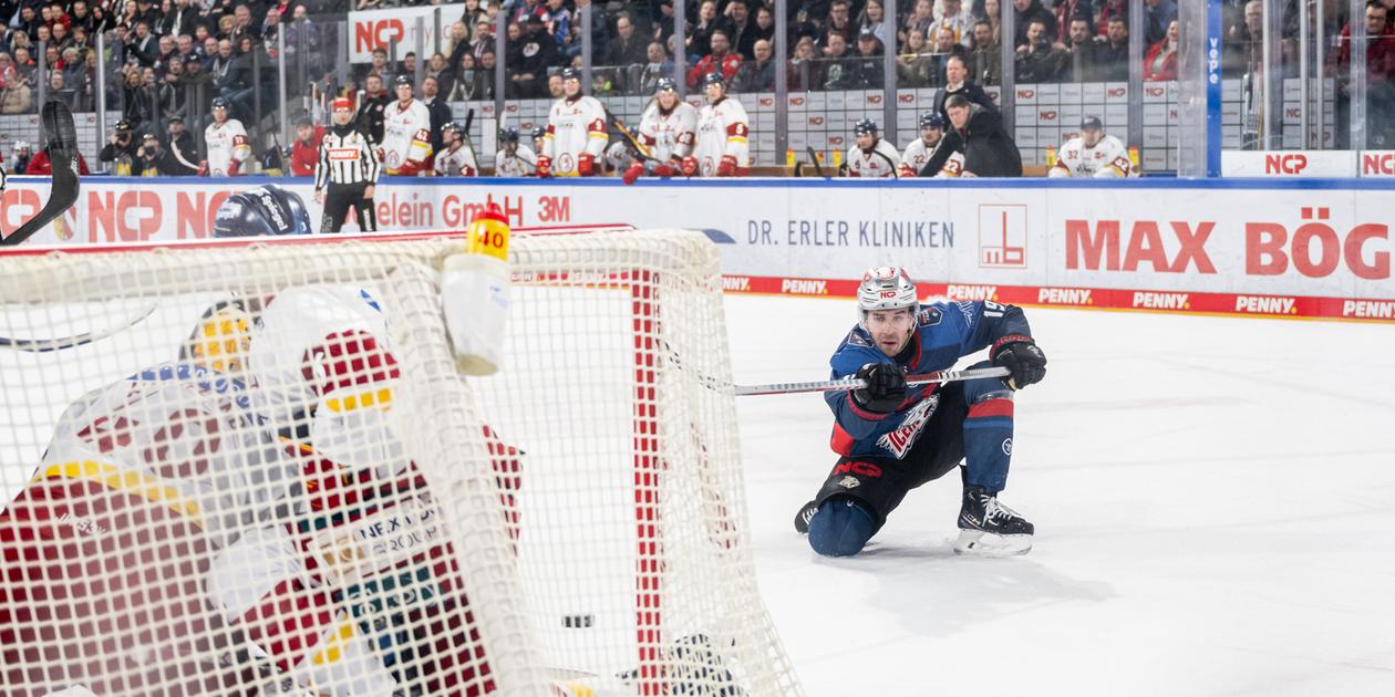 Nürnberg Ice Tigers 5, Düsseldorfer EG 3 Volle Arena feiert den Einzug
