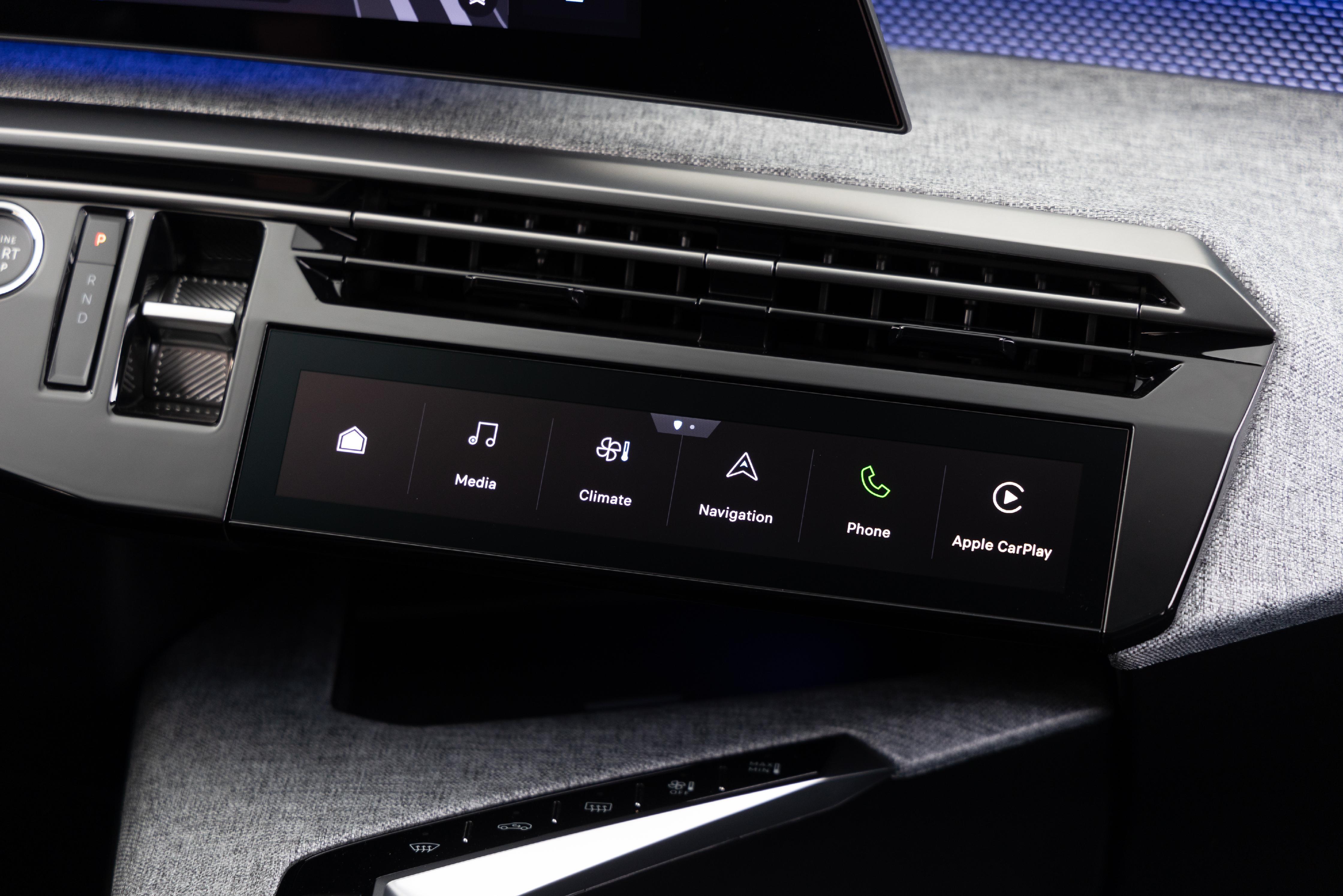 Die sogenannten i-Toggles sind Sensortasten, die sich frei mit favorisierten Funktionen belegen lassen.