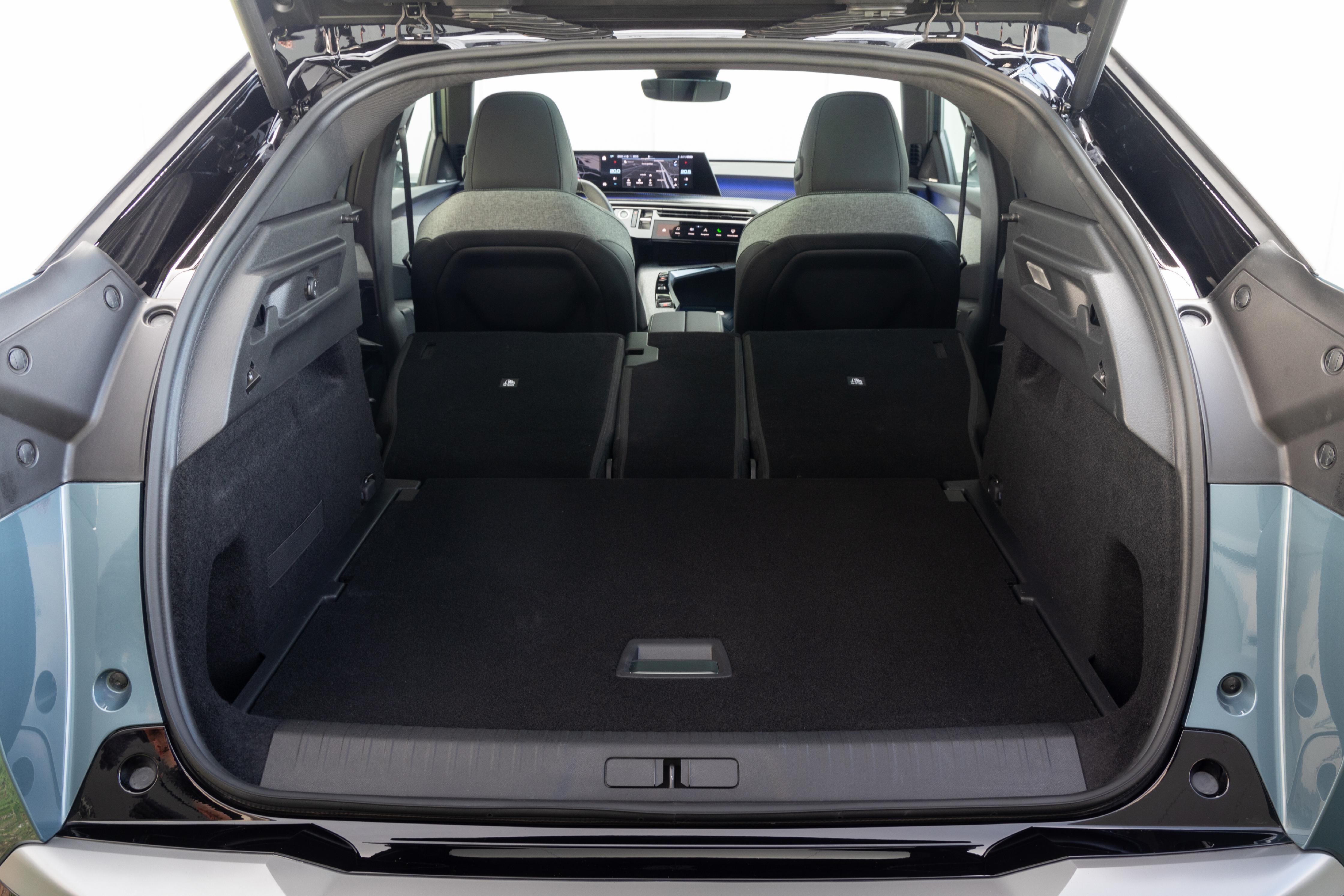 Der Kofferraum ist mit 520 bis 1480 Litern ordentlich, aber nicht überdurchschnittlich opulent dimensioniert.