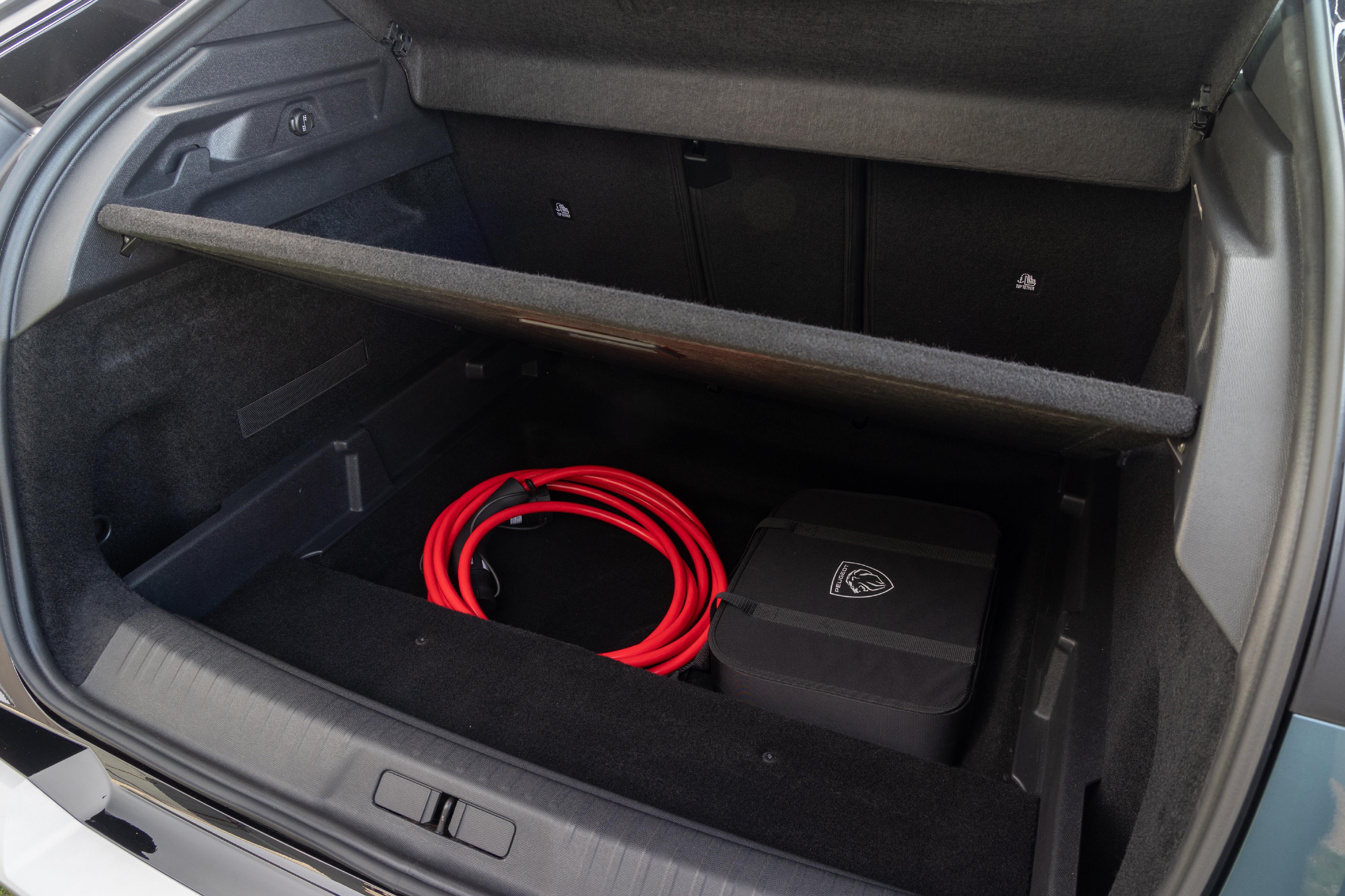 Ein praktisches Detail ist der verstellbare Zwischenladeboden.