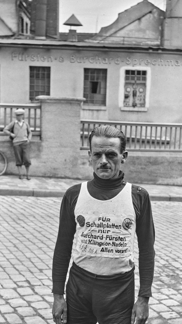 ROT-SportlerAusstellungTuchmannverschwindetSchwabach