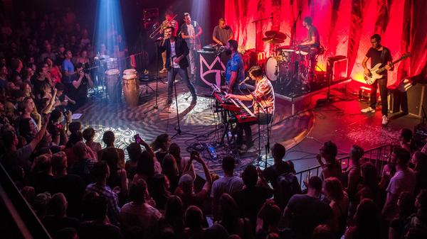 Am 18. Juli spielt die australische Band The Cat Empire auf der Kulturinsel Wöhrmühle und präsentiert ihre ganz eigene Mischung aus Jazz, Ska, Reggae, Funk und Latin mit Einflüssen aus Genres wie Hip-Hop, Klezmer und Rock.