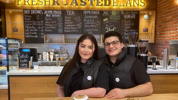 Das Inhaber-Paar Sahar Sanaye und Iman Yadegari: Schon bald wollen sie heiraten.