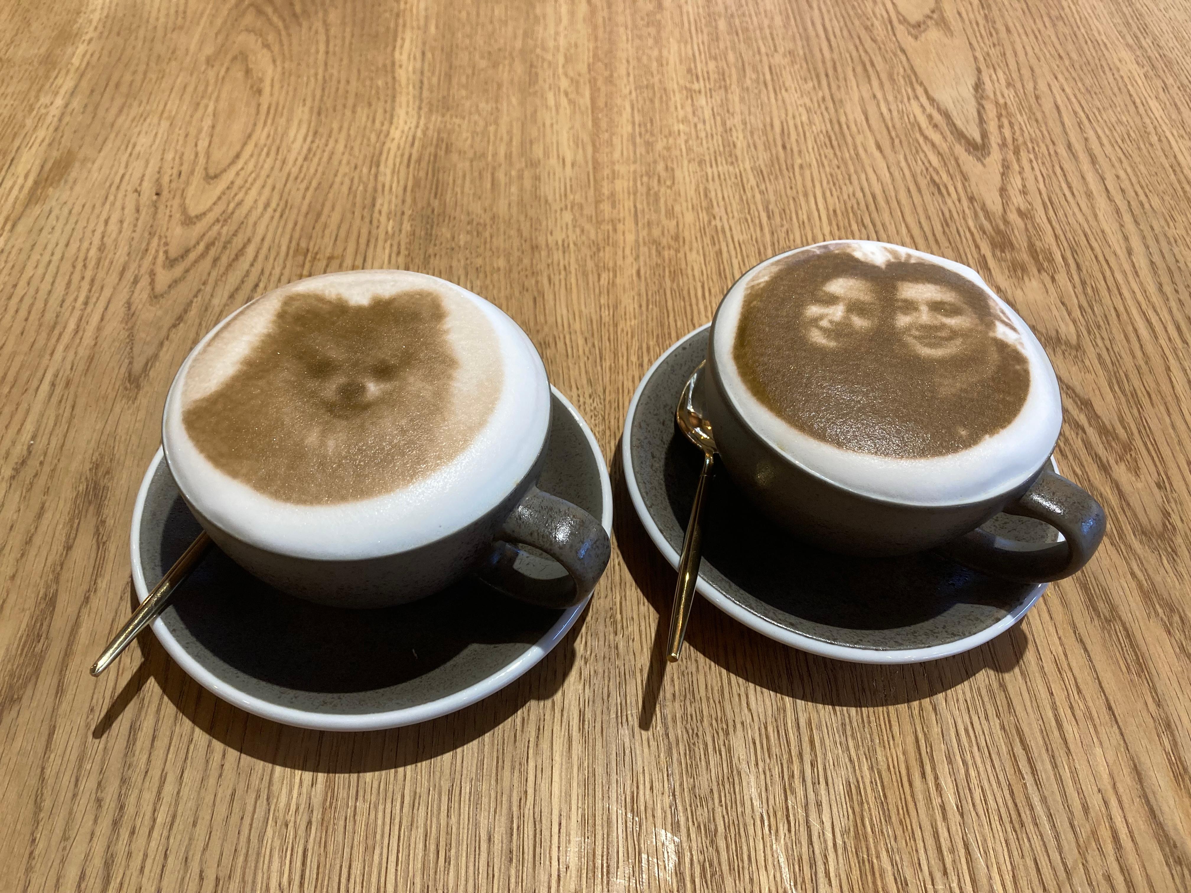 Wie genau der Milchschaum-Druck funktioniert, möchte Sanaye nicht verraten. "Das ist Betriebsgeheimnis", sagt sie lachend.