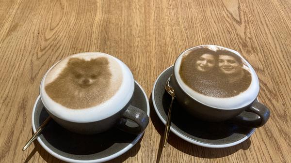 Wie genau der Milchschaum-Druck funktioniert, möchte Sanaye nicht verraten. "Das ist Betriebsgeheimnis", sagt sie lachend.