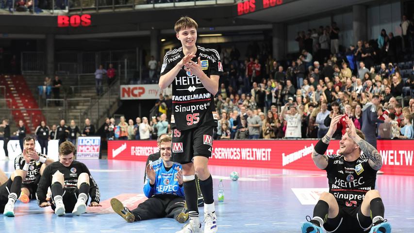 Bekam von den HCE-Fans und den Mitspielern schon gegen Hamburg Extra-Applaus: Tim Gömmel. Bekam von den HCE-Fans und den Mitspielern schon gegen Hamburg Extra-Applaus: Tim Gömmel.