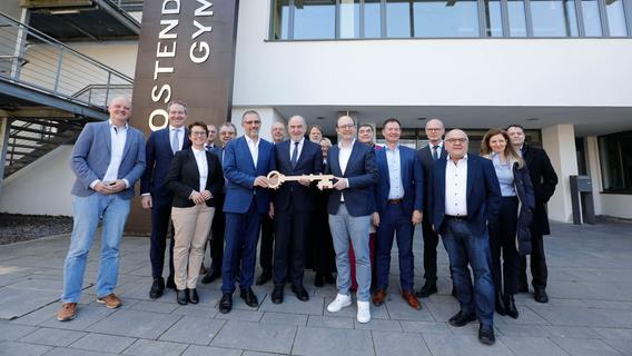"Bestens für die Zukunft gerüstet": B-Bau des Ostendorfer-Gymnasiums geweiht