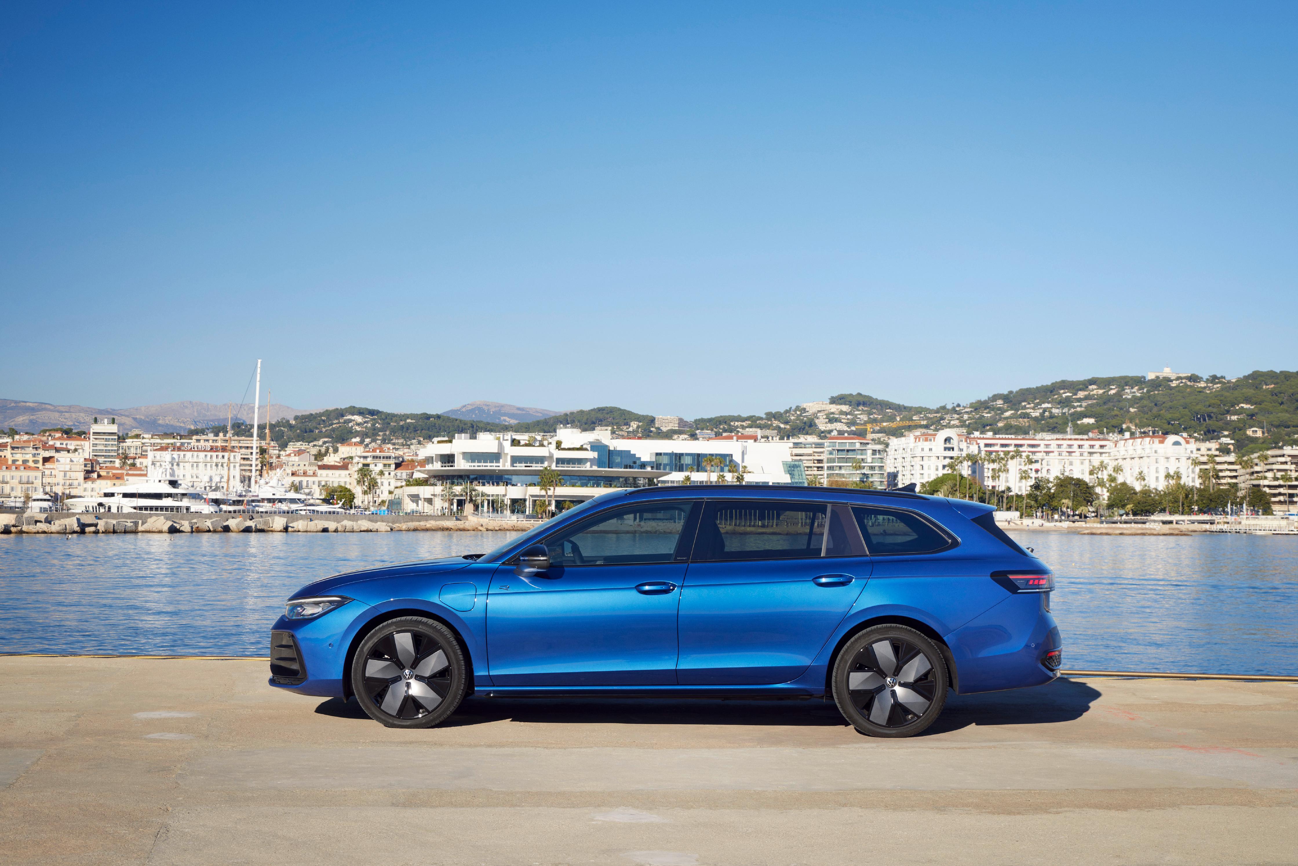 Die Karosserie wächst um 15 Zentimeter auf eine veritable Länge von 4,92 Metern.