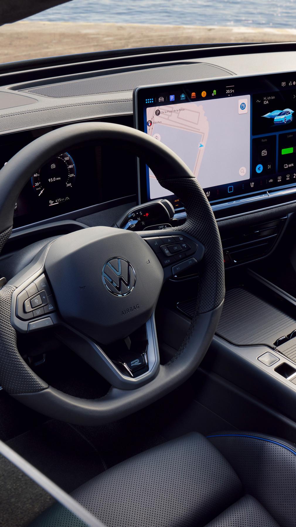 Der Wahlhebel für die Automatikfahrstufen sitzt nun an der Lenksäule.