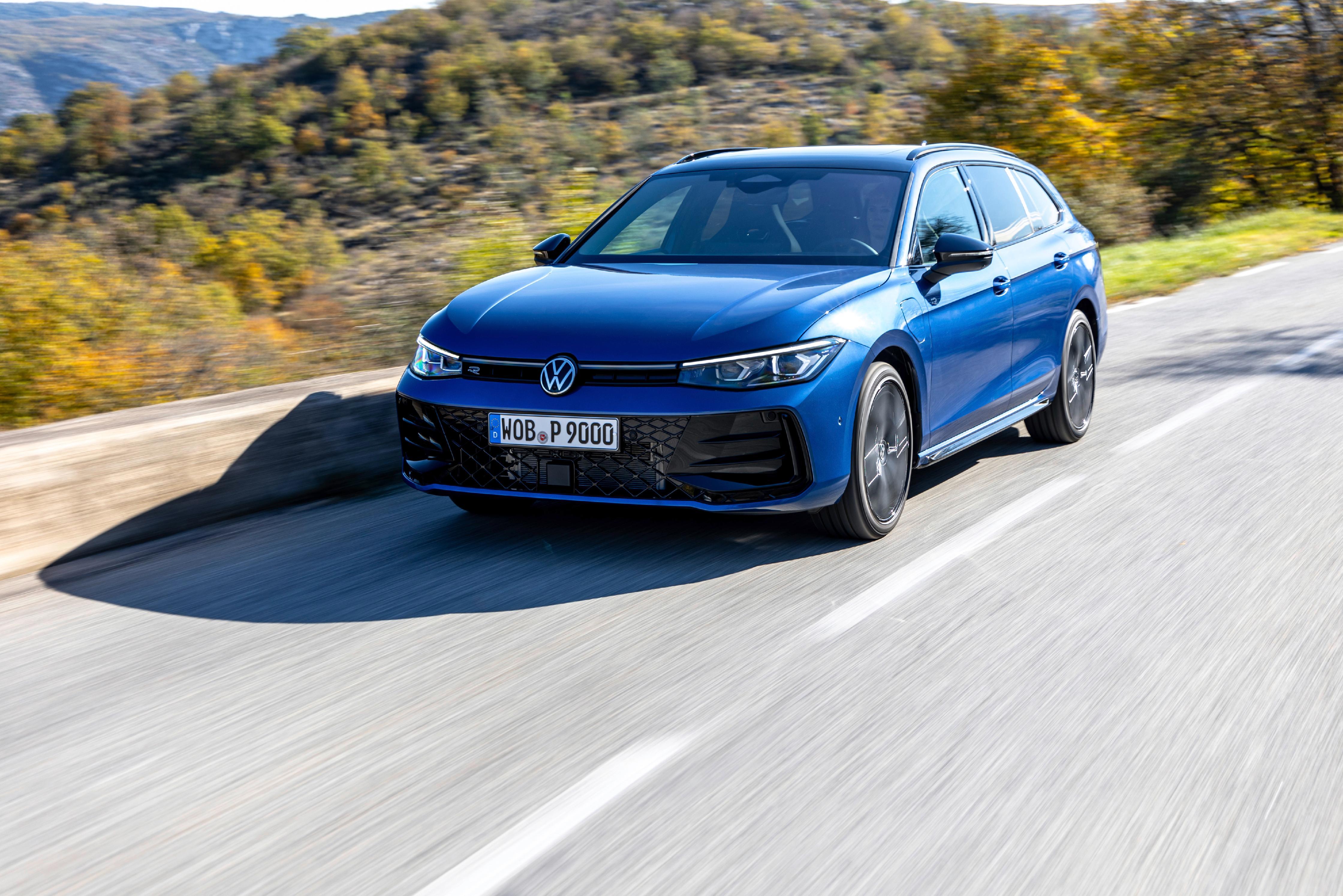 Sukzessive werden acht Antriebsvarianten eingeführt, die allesamt an ein Doppelkupplungsgetriebe (DSG) gekoppelt sind.