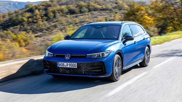 Sukzessive werden acht Antriebsvarianten eingeführt, die allesamt an ein Doppelkupplungsgetriebe (DSG) gekoppelt sind.