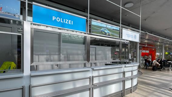 Pöbelnde Passagiere am Airport Nürnberg: Polizei verstärkt mit Info-Point ihre Präsenz