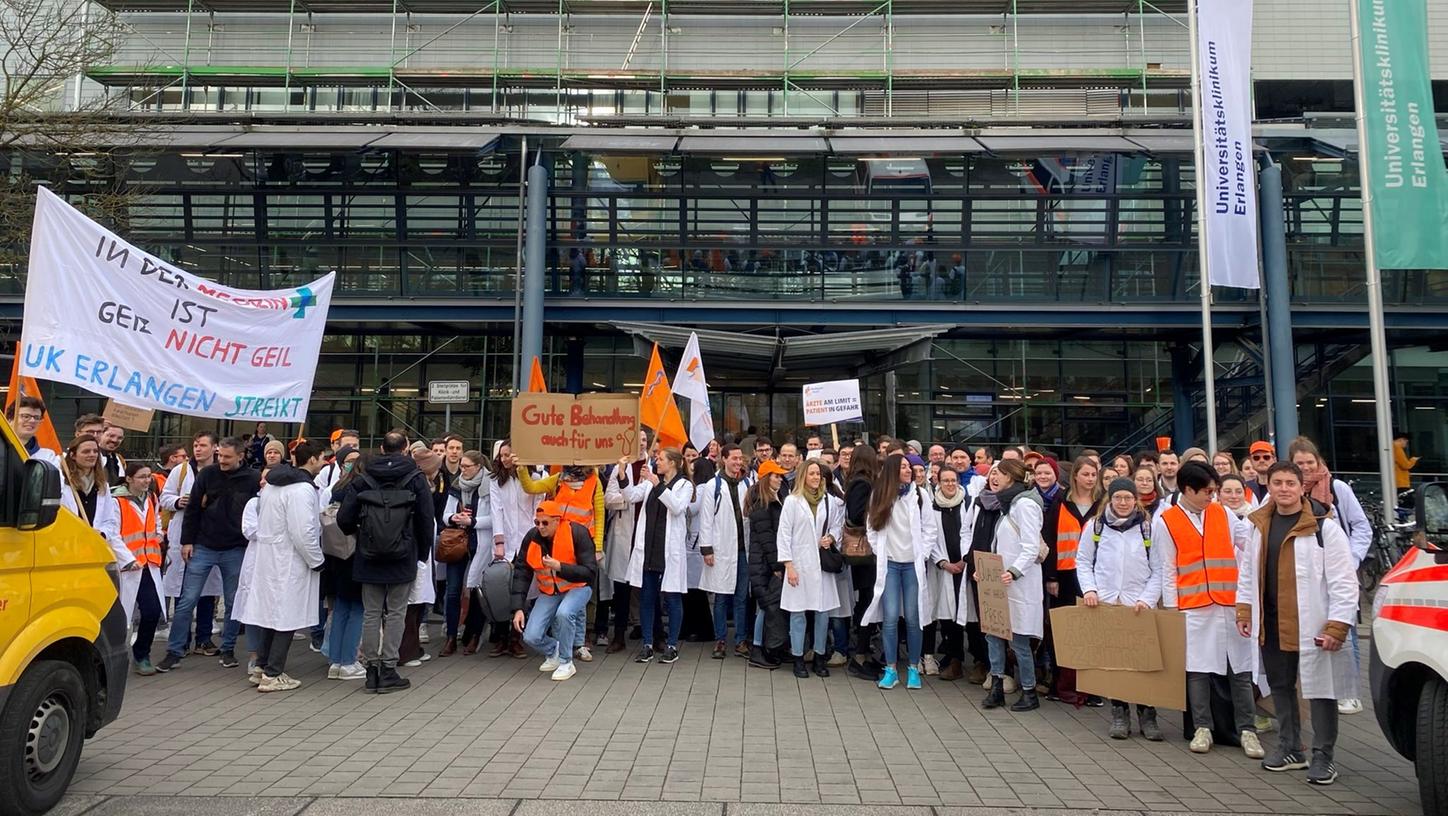 250 Ärztinnen und Ärzte der Uniklinik Erlangen beteiligen sich am Warnstreik.