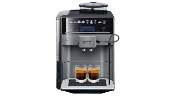 Der Kaffeevollautomat hat einen Pumpendruck von 15 bar