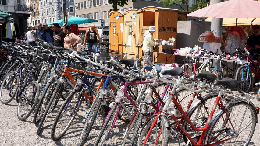 Fahrradfahrer aufgepasst: Am Samstag, 16. März, findet ab 9.30 Uhr ein Fahrrad-Flohmarkt auf dem Gelände des DJK-Sportverbandes Oberasbach in der St.-Johannes-Straße 4 statt. 