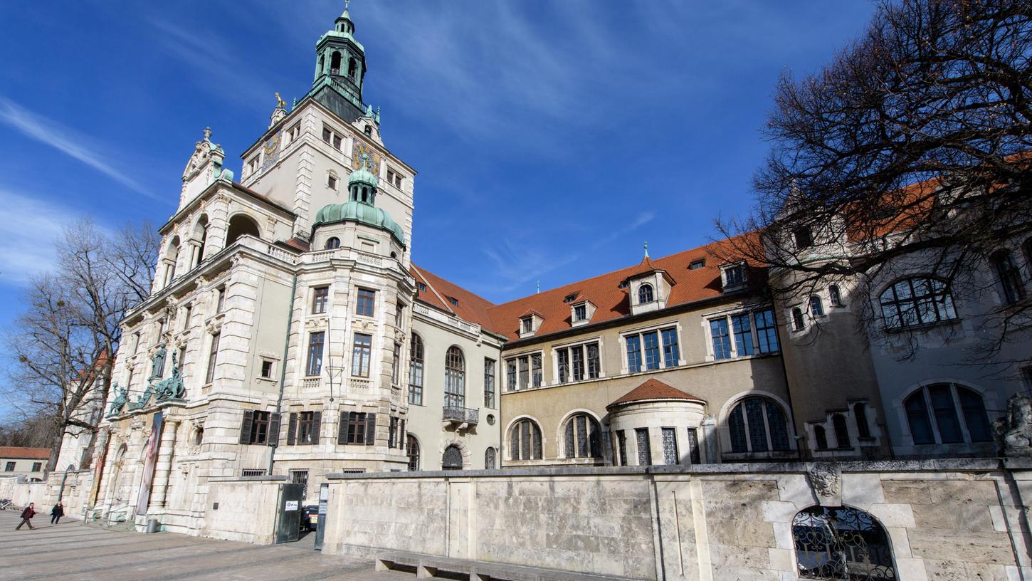 Das Bayerische Nationalmuseum hat nun Nazi-Raubkunst an die rechtmäßigen Erben zurückgegeben.