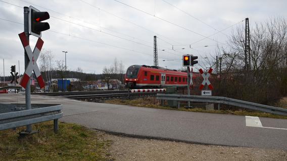 Bund, Bayern und Bahn übernehmen: Keine Kosten für Gunzenhausen bei neuen Bahnübergängen