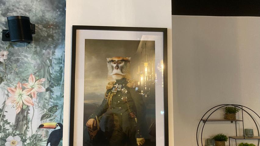 "Das ist mein Lieblingsbild hier im Café", erzählt Rautenberg. Den Affen nennt er liebevoll "General".