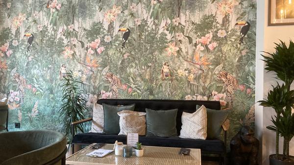 "Die meisten setzen sich hier intuitiv aufs Sofa", sagt Rautenberg.