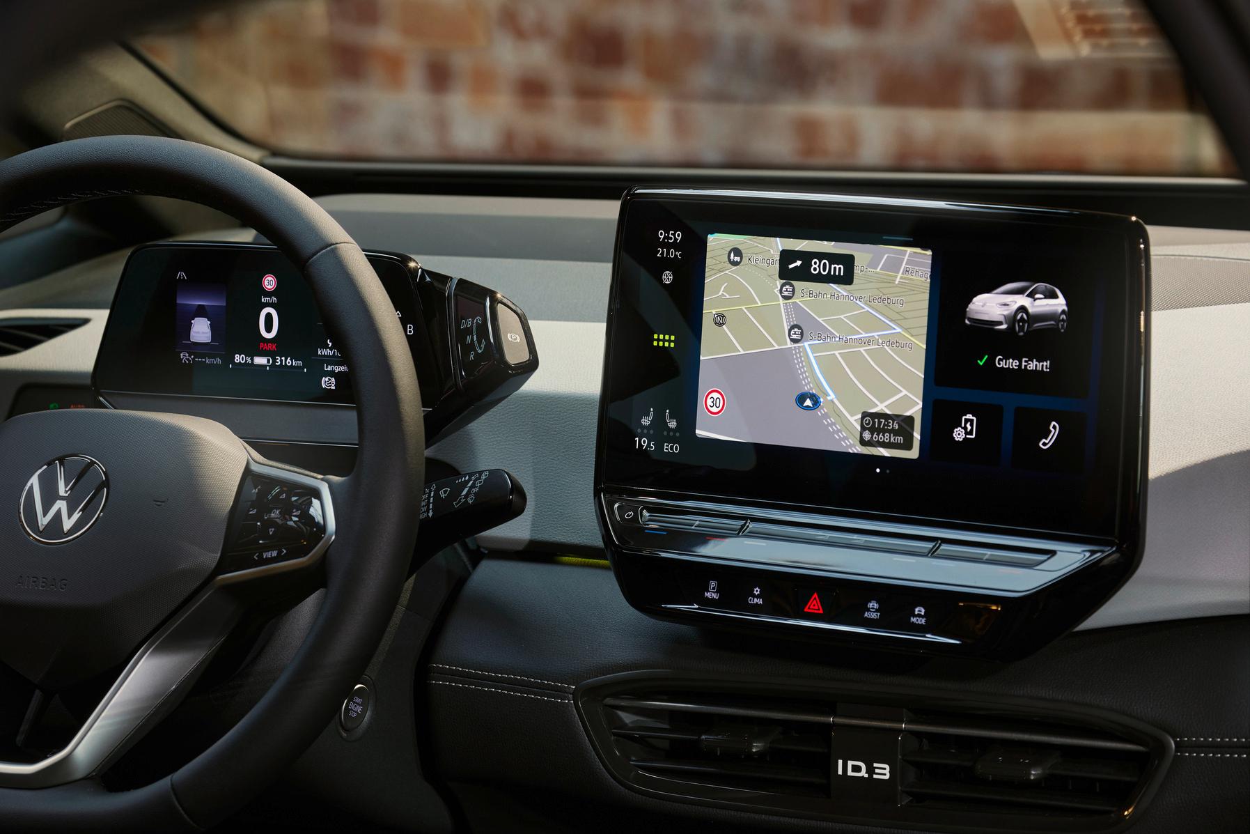 Auch die unbeliebten, nicht beleuchteten Slider für Temperatur und Lautstärke sind immer noch da.