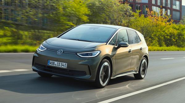 Der ID.3 nutzt einen Elektromotor mit 150 kW/204 PS und 310 Newtonmetern Drehmoment, der auf die Hinterräder wirkt.