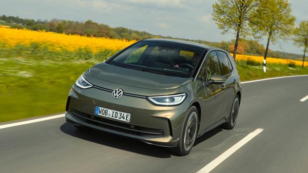 Fahrtechnisch gehört der wendige, komfortable und bemerkenswert leise ID.3 zu den besten Elektroautos seiner Klasse.