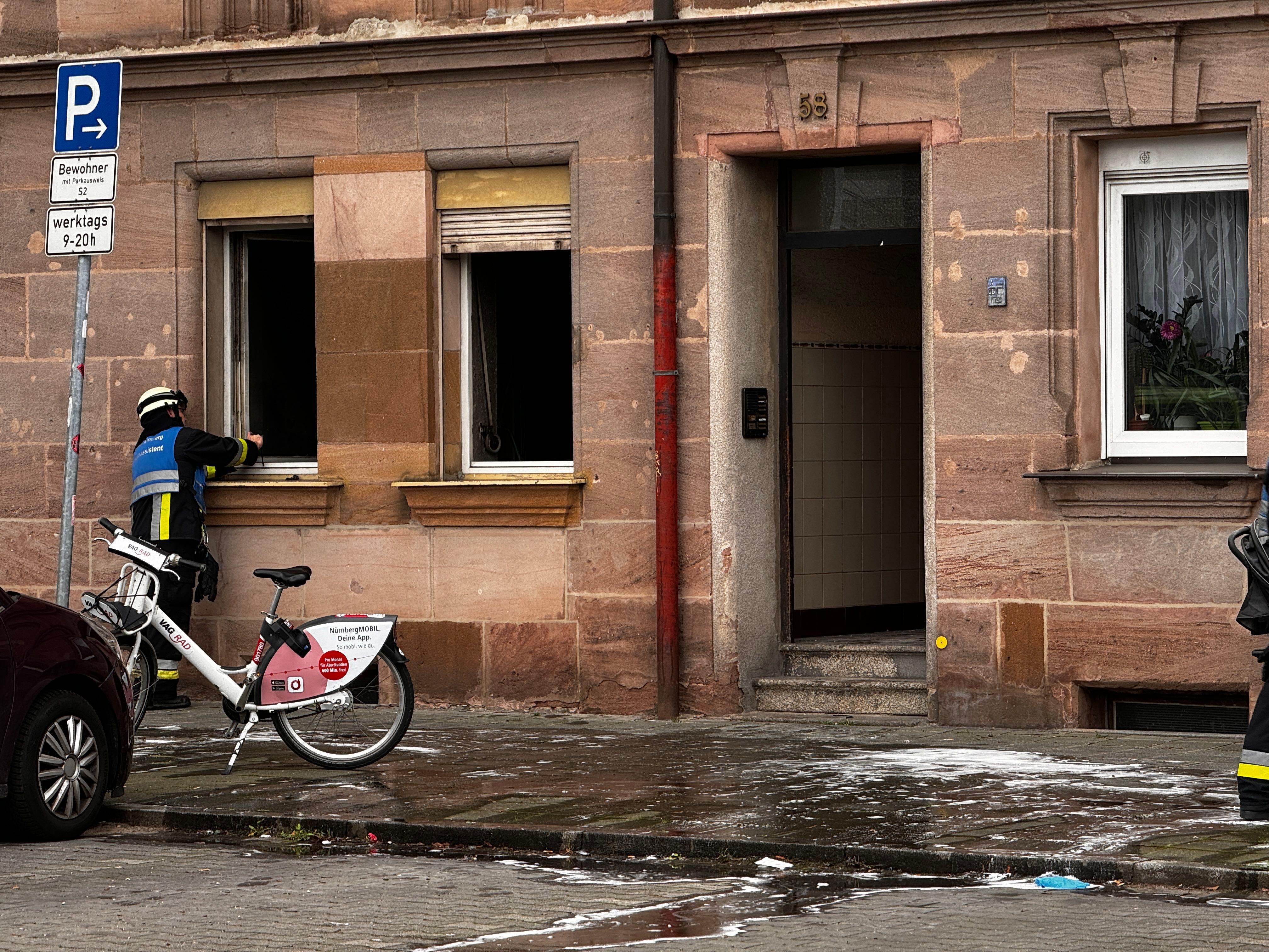 Verpuffung in Wohnhaus: Polizei im Einsatz