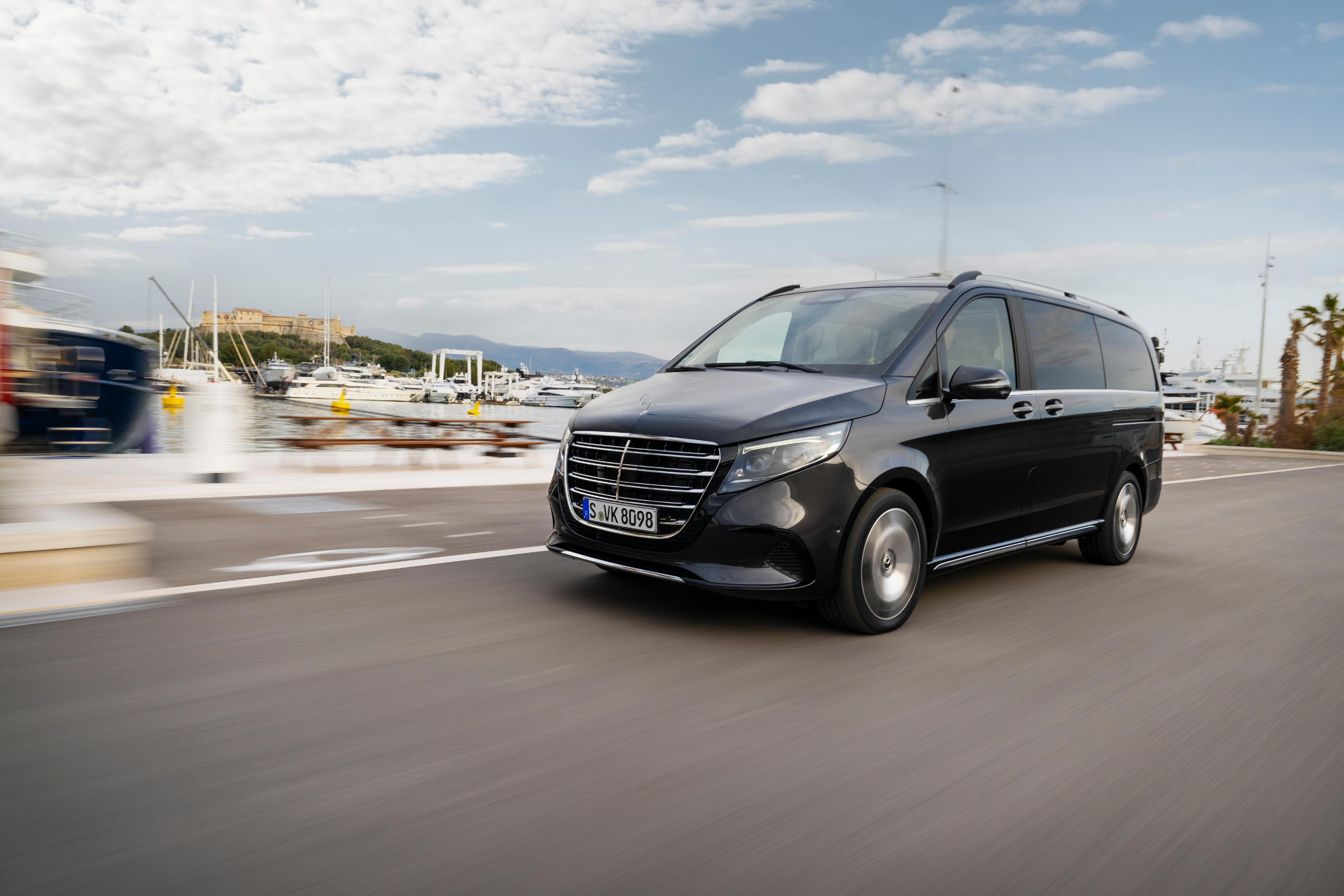 Das Topmodell "Exclusive" darf den Mercedes-Stern nun aufrecht auf der Haube tragen.